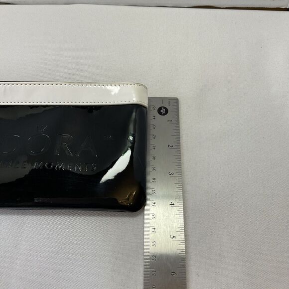 PANDORA‎ Embossed Patent Black & White Clutch Wallet Wristlet Cosmetic Zip Purse - Picture 7 of 7